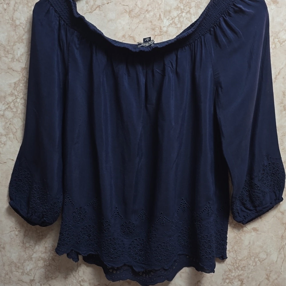 Lucky Brand | Women's | Off The Shoulder | Top | Size L - Picture 2 of 5